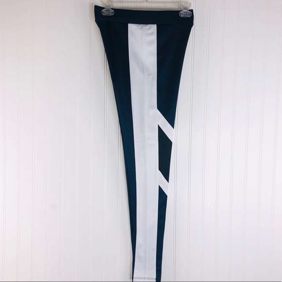 UO Colorblock Workout Leggings ๐๐ผโโ๏ธ ๐ช๐ผ. Item# 0056 - Picture 4 of 5